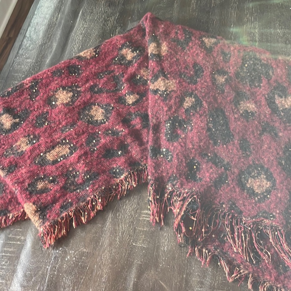 Maroon cheetah long over throw/wrap